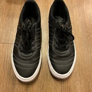 Mens Adidas busenitz sz 10.5